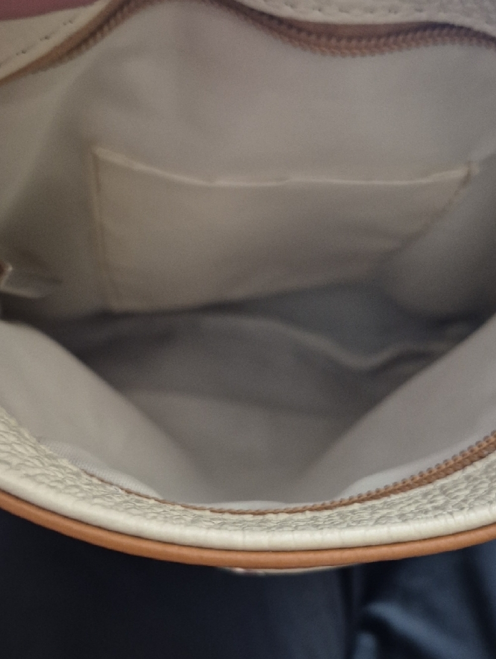 Leather Crossbody Bag in Cream and Tan - Classic Two-Tone Style, Leather. - Picture 3 of 5